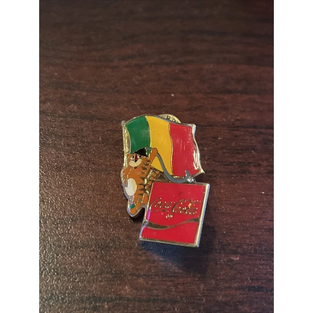 Vintage 1988 Seoul‎ Olympics Coca Cola Hodori Tiger Mali Flag Lapel Pin